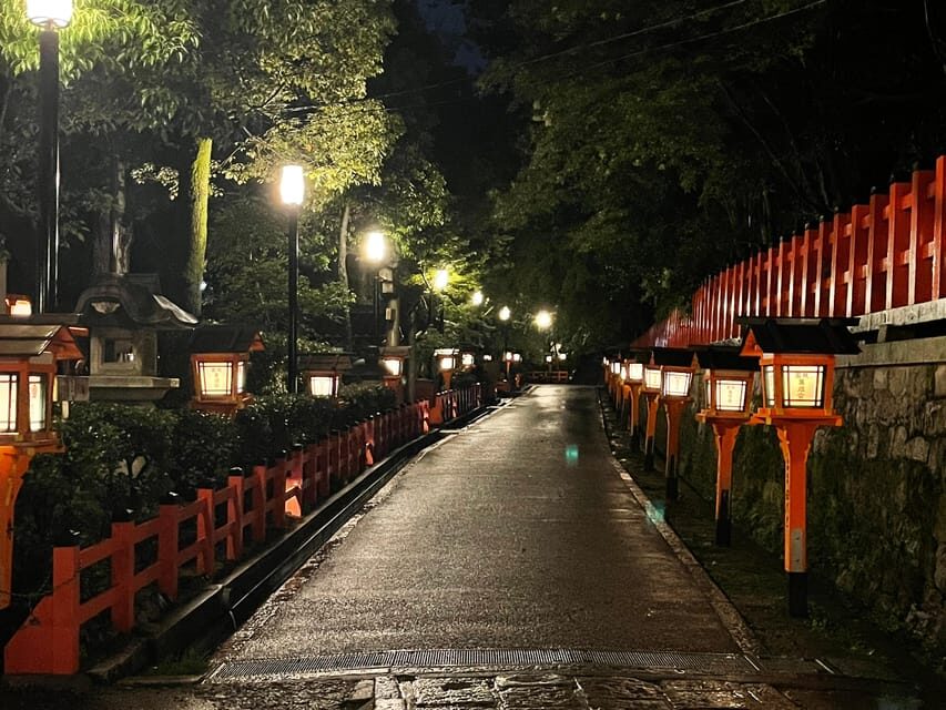 Kyoto: Gion Geisha District Walking Tour - Stories of Geisha - What your guide will do (and why it keeps getting praised)