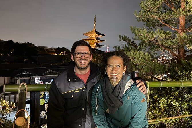 Kyoto Gion Night Tour: Discover Geisha District and Hidden Gems - Stop 4: Yasaka Pagoda (Hokanji Temple) and the Old Wooden Scale
