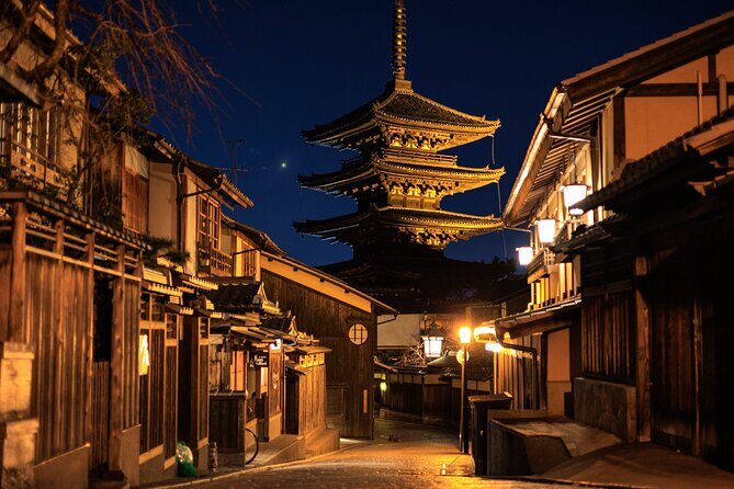 Kyoto Gion Night Tour: Discover Geisha District and Hidden Gems - Stop 5: Sannenzaka and Ninenzaka Stone Lanes (The Evening Tempo)