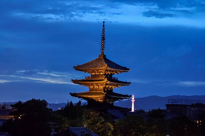 Kyoto Gion Night Walk & Geisha District Guided Tour - The small-group size that actually changes your experience