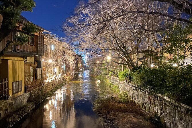 Kyoto: Gion Night Walking Tour with Geisha Insight - Kawaramachidori and Shijo-Kawaramachi: Machiya Houses, Bars, and Modern Kyoto Contrast