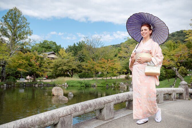 Kyoto Gion Photoshoot - Private Session | Pro Photographer - Starting at Yasaka Shrine: your session’s first photo advantage