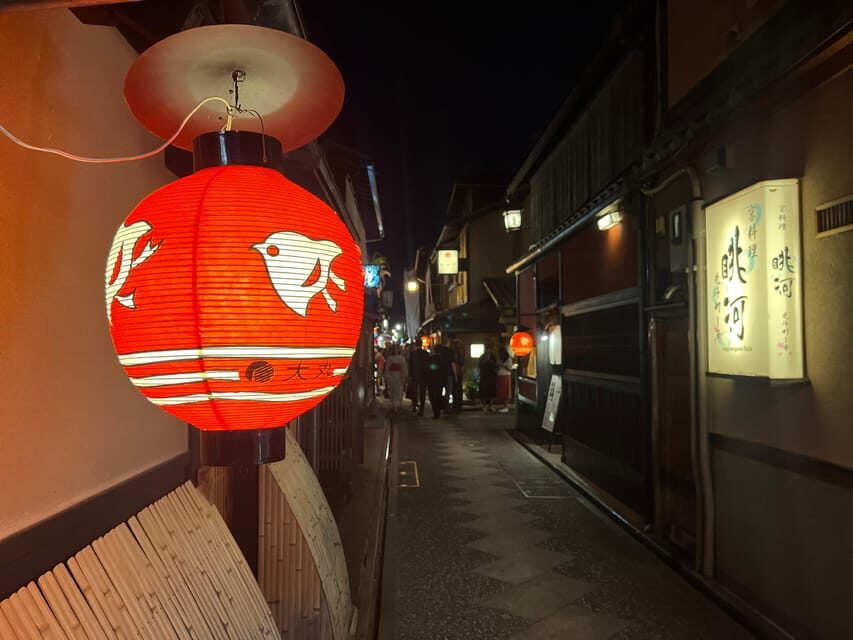 Kyoto: Gion Walking Tour - The guide factor: Jose and Saskia’s question-friendly style
