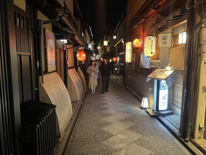 Kyoto: Gion Walking Tour - Sanjo Ohashi and Yamato-dori: your shortcut to understanding street layout