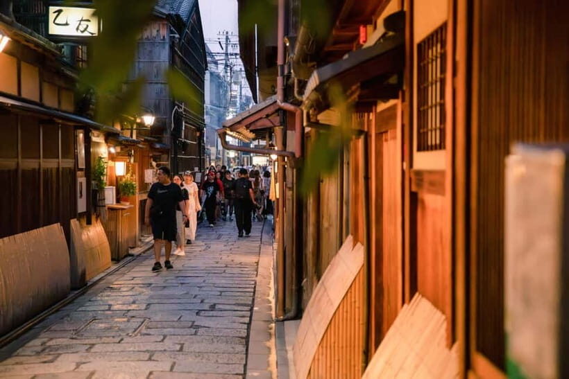 Kyoto: Gion World of the Geisha Guided Walking Tour - Key highlights to know before you go
