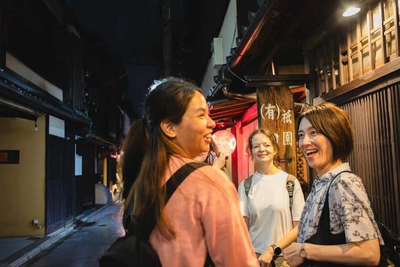 Kyoto: Gion World of the Geisha Guided Walking Tour - Why Gion makes more sense with a guided route