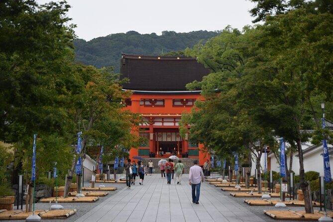Kyoto Guided Walking Tour Highlight of Kiyomizu & Fushimi Inari - Kiyomizu-dera: the wooden stage views and how to look smarter