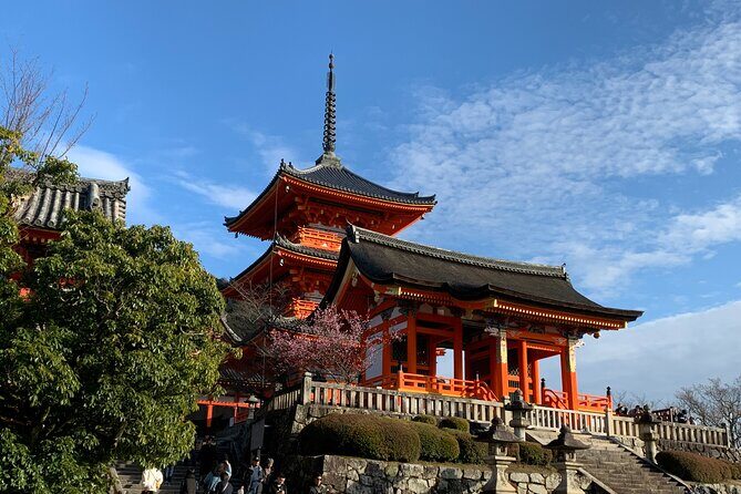 Kyoto Guided Walking Tour Highlight of Kiyomizu & Fushimi Inari - Getting started at Kyoto Ceramic Center and what the small-group format changes