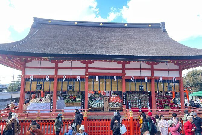 Kyoto Guided Walking Tour: Secret Zen Garden and Fushimi Inari - Komyo-in Temple: the “secret Zen garden” payoff