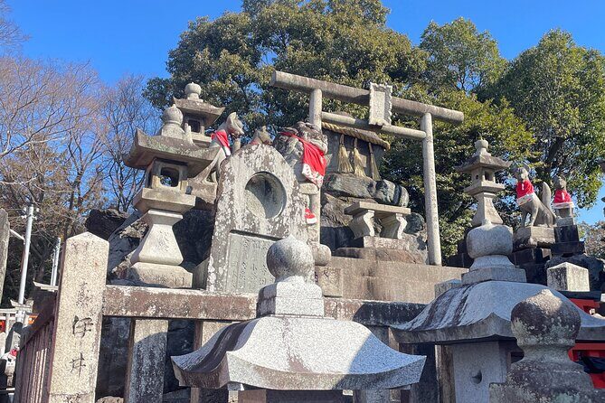Kyoto Guided Walking Tour: Secret Zen Garden and Fushimi Inari - Araki Shrine: love prayers and relationship-focused rituals