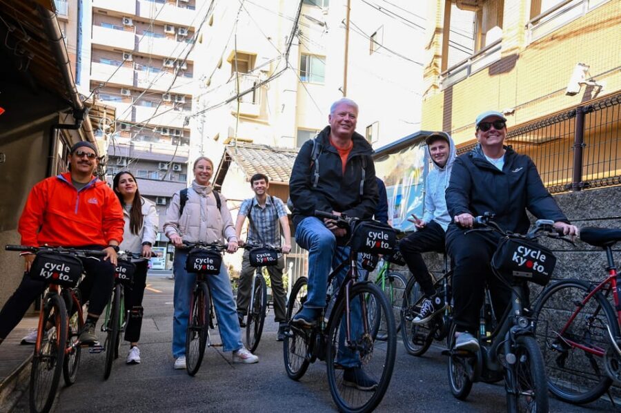 Kyoto: Half-day Guided Bike Tour with Fushimi Inari - How the pace feels across 210 minutes