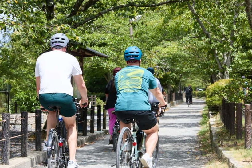 Kyoto: Hidden Gems E-Bike Tour Through Backstreets & Temples - Starting in Gion: Where the Tour Clicks Into Place