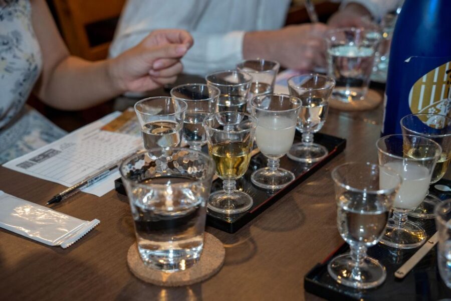 Kyoto: Insider Sake Brewery Tour with Sake and Food Pairing - Reading Sake Bottles Like a Grown-Up (In a Good Way)