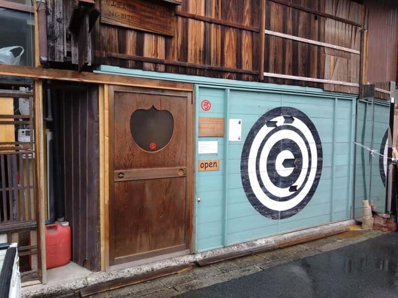 Kyoto: Japanese Archery Workshop with Experienced Instructor - Meeting からくり弓道体験場: Easy Walk, One Entrance Rule