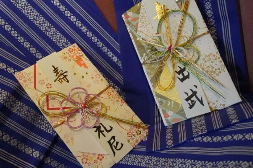 Kyoto: Japanese Calligraphy Class - Writing Basic Kanji Characters and Keeping a Scroll