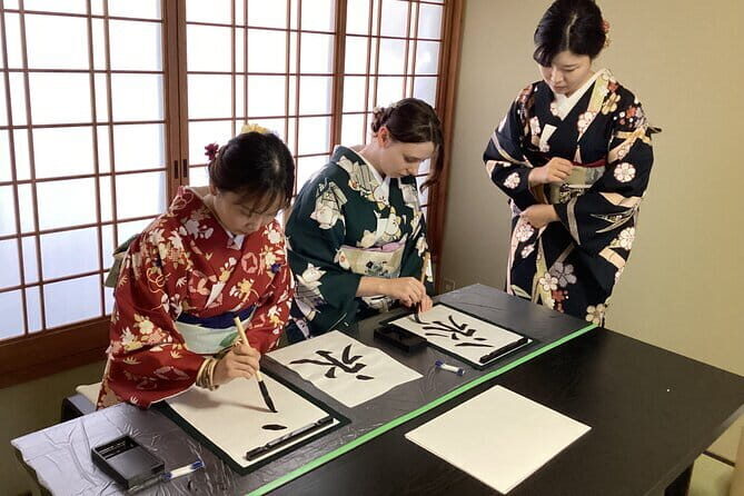 Kyoto: Japanese Calligraphy Class in 150 years old townhouse - The 150-year-old townhouse setting: more than a pretty backdrop