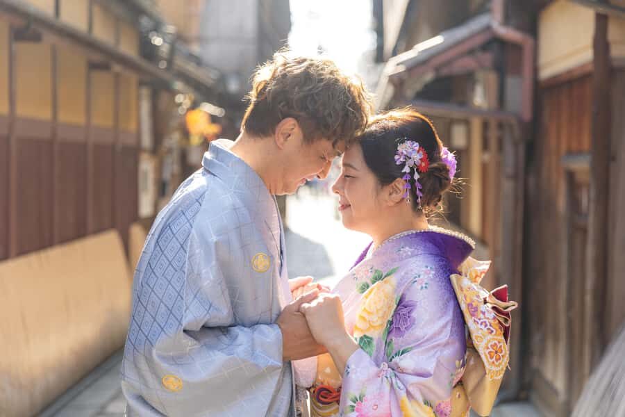 Kyoto Kimono Professional Photoshoot - Higashiyama with a photographer: walking poses in natural light