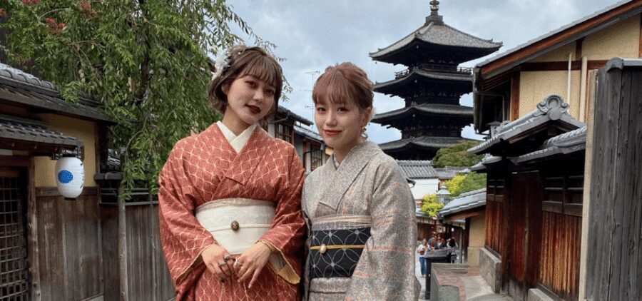 Kyoto: Kimono Rental in Gion Provided by RikaWafuku - Accessories, Sandals, and Geta: The Comfort Details People Forget