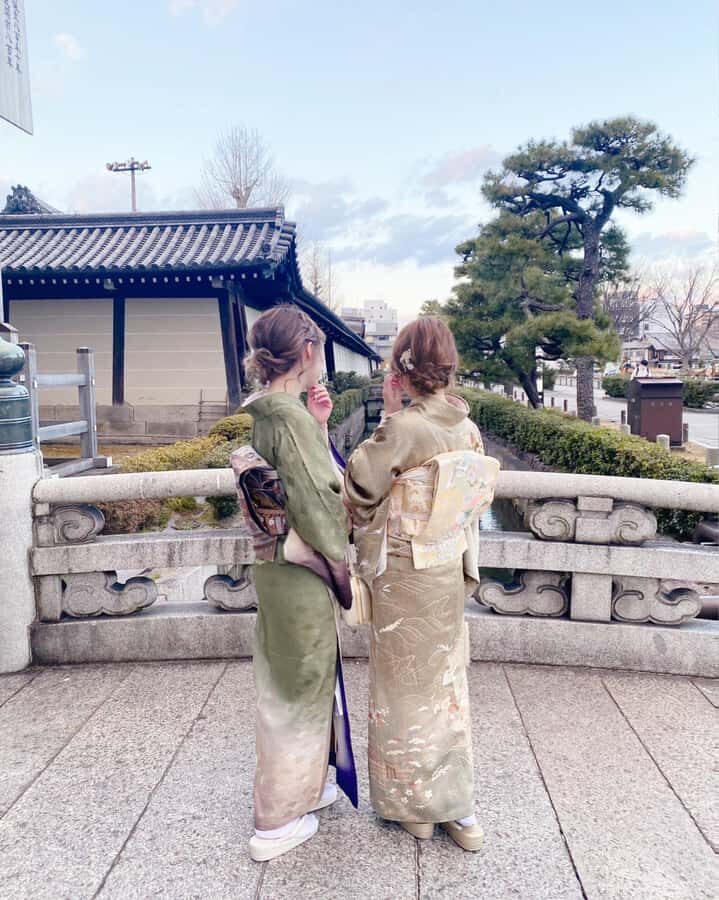 Kyoto: Kimono Rental Traditional Experience at Wargo in Gion - Picking Your Kimono in Gion: patterns, grades, and how choice works