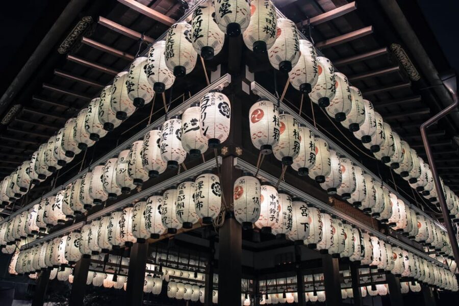 Kyoto: Kiyomizudera, Higashiyama and Yasaka Discovery Tour - Kōdai-ji Temple: the Hideyoshi connection and why the gardens matter
