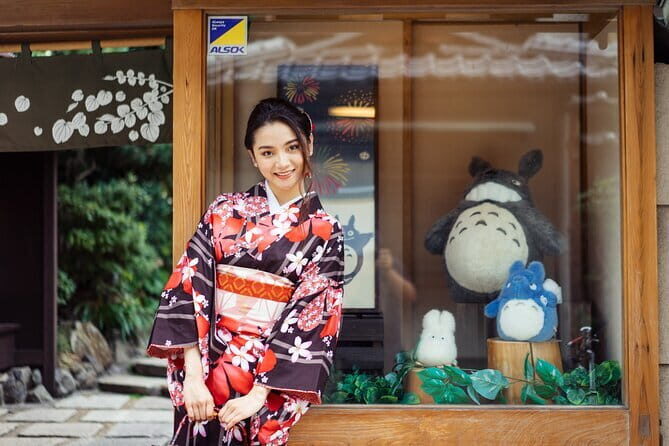Kyoto Kiyomizudera Kimono Dressing with Hairstyle | Photoshoot - The Route Through Gion and Hanamikoji: Classic Streets, Easy Timing
