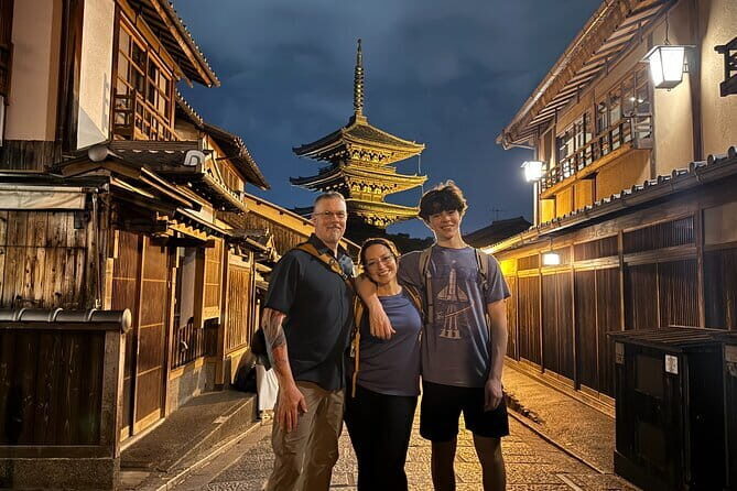 Kyoto Magical Night English Tour: Gion & Fushimi Inari Shrine - Stop 2 to 3: Hanamikoji Street and Gion’s Evening Streets