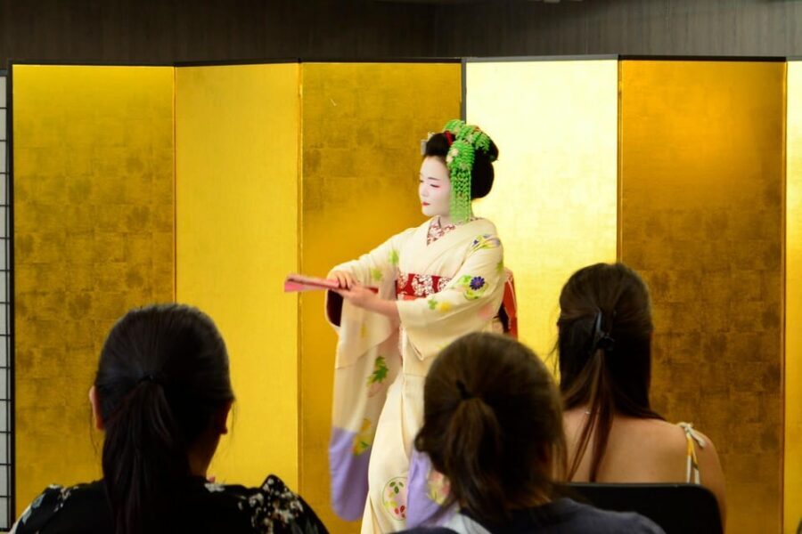 Kyoto: Meet-and-Greet, Maiko Show and Experience - What the 45 minutes really feels like: dances, Q&A, and photos