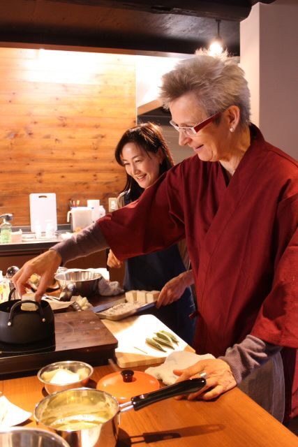 Kyoto: Morning Japanese Bento Cooking Class - How the class stays workable: pacing, group size, and English support