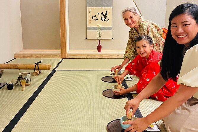 Kyoto: Newly Opened Tea Ceremony - Sanjo Chasuian - Socks, Chairs, and the Optional Uchikake Coat Kimono
