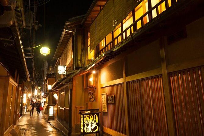 Kyoto Night Foodie Tour in Gion (9+ dishes + 6 Sake tastings) - Who should book this Kyoto night foodie walk