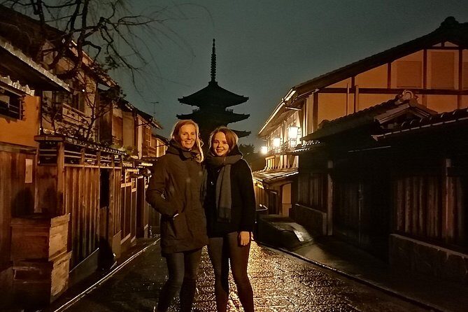 Kyoto night walk tour (Gion district) - Why Gion Hits Different After Dark