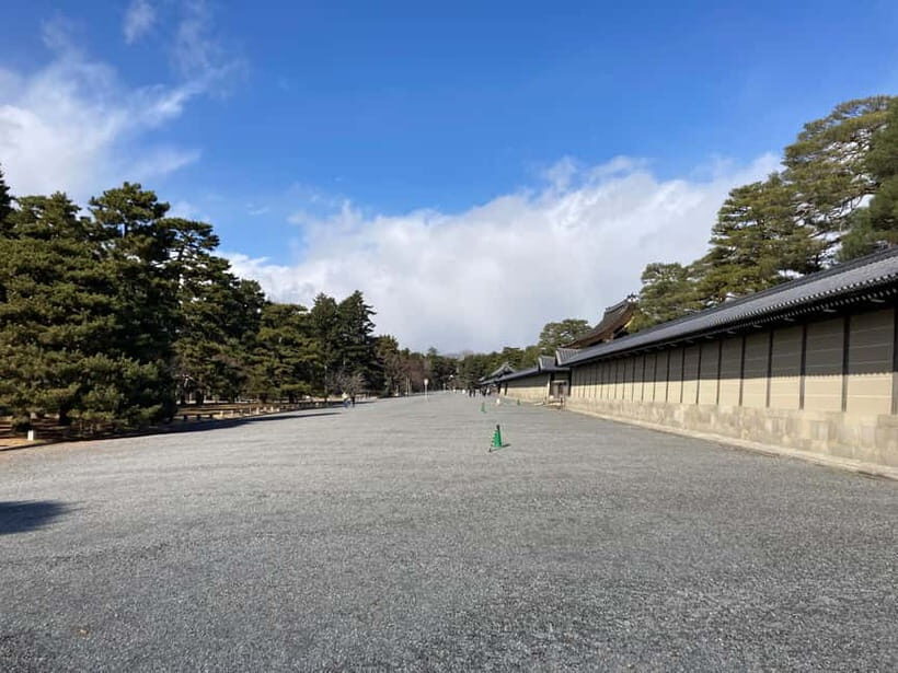 Kyoto: Nijo Castle and Kyoto Imperial Palace Guided Tour - A 3-hour power walk through Kyoto’s two courts