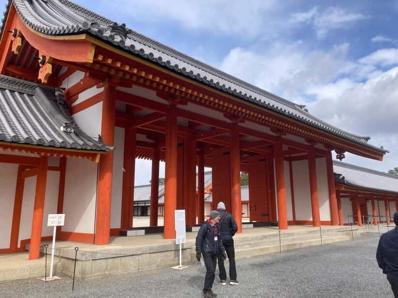 Kyoto: Nijo Castle and Kyoto Imperial Palace Guided Tour - Guides make the difference: humor, clarity, and real Q&A