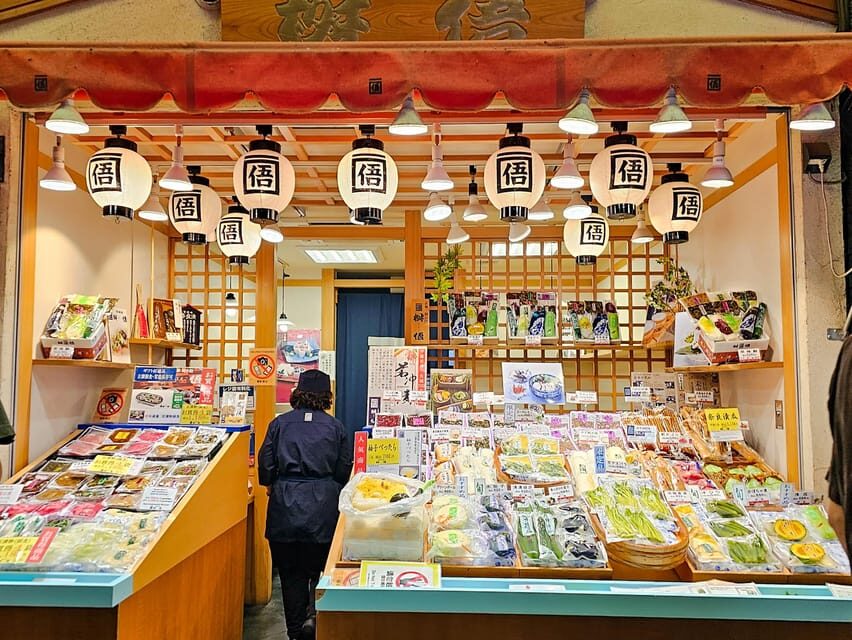 Kyoto: Nishiki Market and Depachika Food Tour with a Local - Who this tour suits best (and who should skip it)
