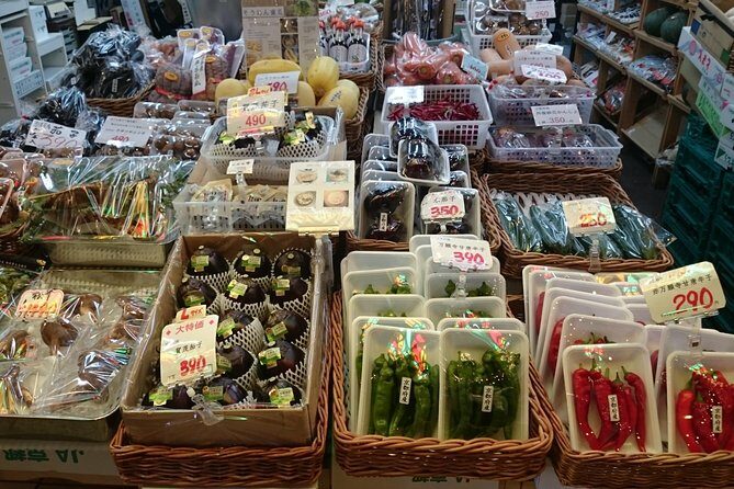 Kyoto Nishiki Market Food and Culture Walking Tour - Takoyakushido Eifukuji Temple: A Small Buddhist Moment at Street Level