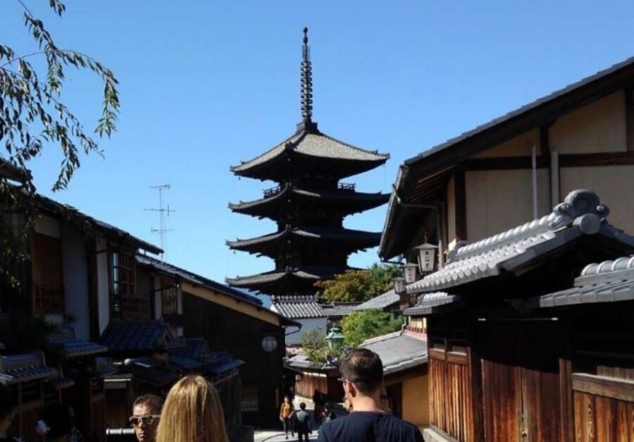 Kyoto: Private 2.5 Hour Historical Walking Tour - Kiyomizu-dera: Kannon worship, the nail-less stage, and Koyasu Pagoda