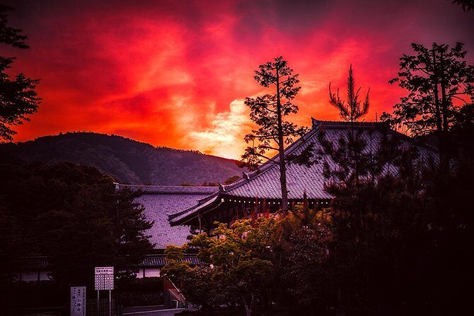 Kyoto Private Night Tour with a Local – Bars, Bites & Culture - A second small shrine pause in Gion: where the night slows down