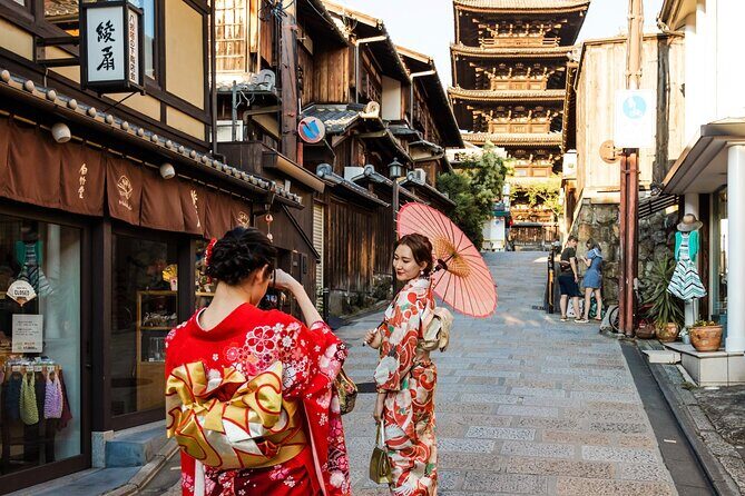 Kyoto Private & Personalized Full-Day Tour with a Local Guide - Kiyomizu-dera Finale: The Wooden Stage, Otowa, and Autumn Timing