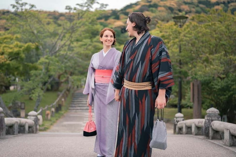Kyoto: Private Photoshoot Service - Pontocho lanes, then Fushimi Inari: managing crowds the smart way