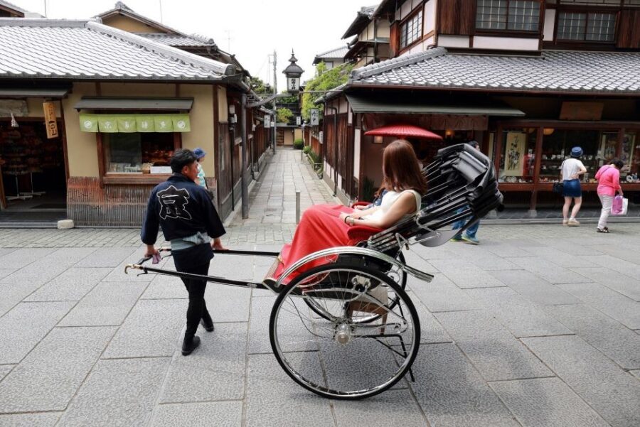 Kyoto: Private Rickshaw Tour of Gion and Higashiyama Area - Key things you’ll notice fast