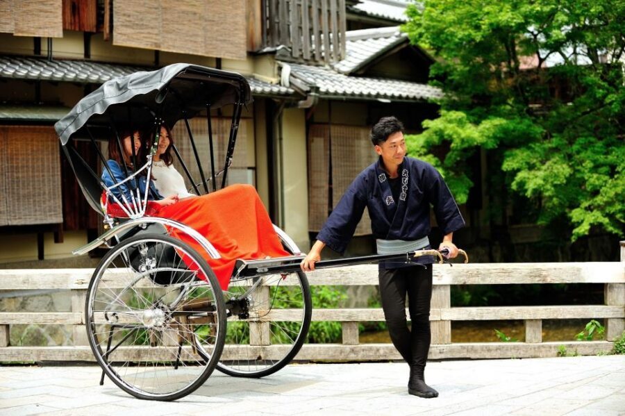 Kyoto: Private Rickshaw Tour of Gion and Higashiyama Area - Higashiyama streets and temples: seeing the “in-between” parts
