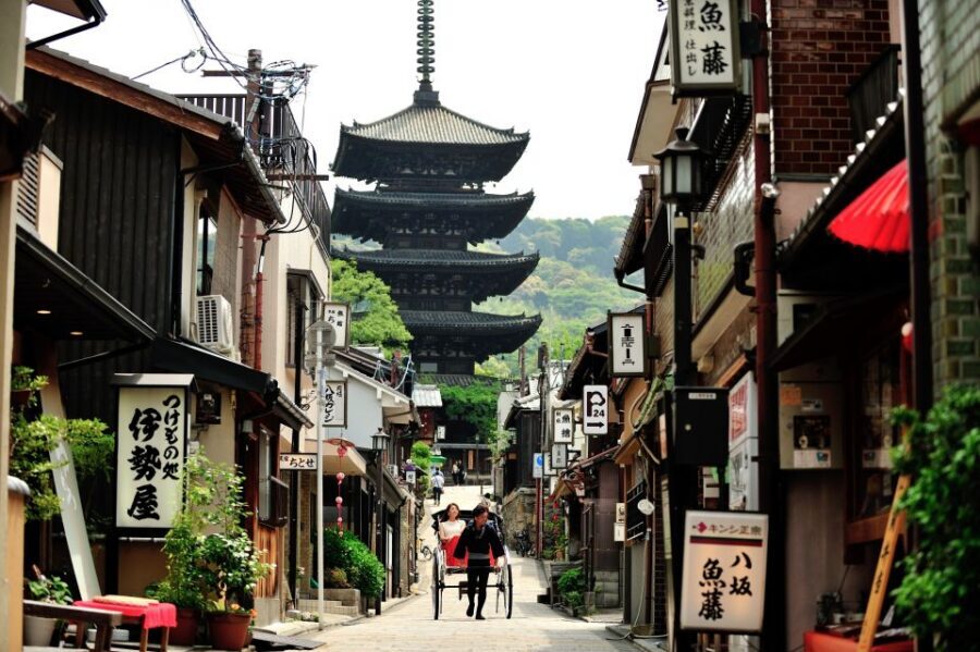 Kyoto: Private Rickshaw Tour of Gion and Higashiyama Area - Price and what you truly get for $51 per person