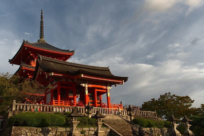 Kyoto Shogun Cycling Tour - Rain-Ready Biking: Gear Included and Backup Plan