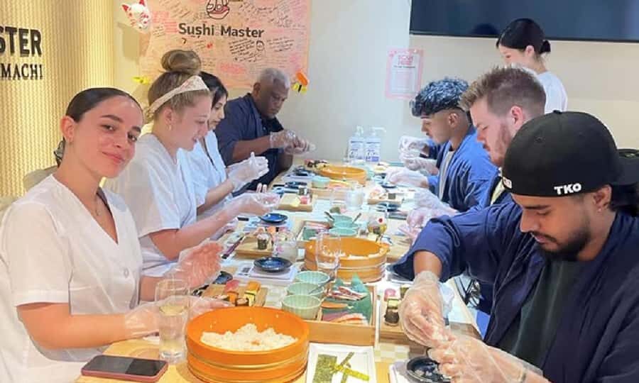 Kyoto: Sushi Making Experience in Kawaramachi - The 90-minute rhythm: lecture, hands-on work, then you eat