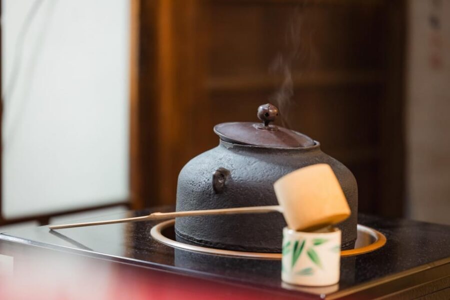 Kyoto: Table-Style Tea Ceremony at a Kyo-Machiya - The tea lesson: clear explanations, then you practice