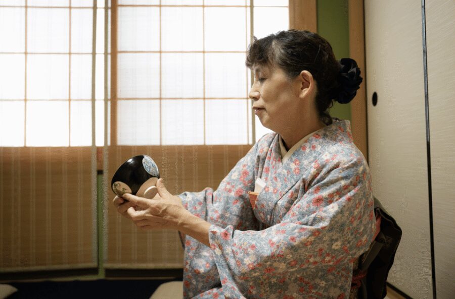 Kyoto: Tea Ceremony Experience in a Small Tea Room - Finding the Tisato House Near Kamogawa Delta