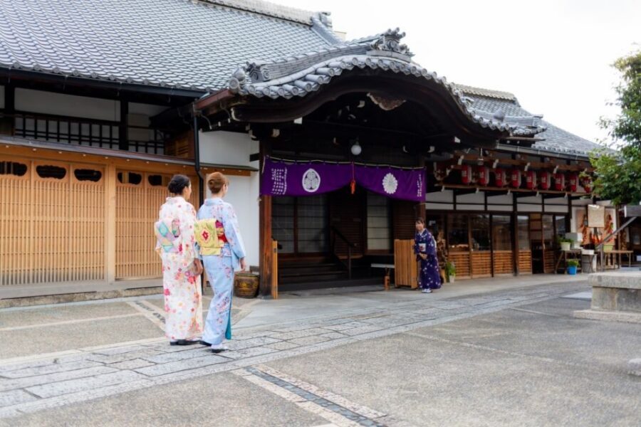 Kyoto: Tea Ceremony Ju-An at Jotokuji Temple - Small-group energy: English hosts, manageable pace, lots of questions