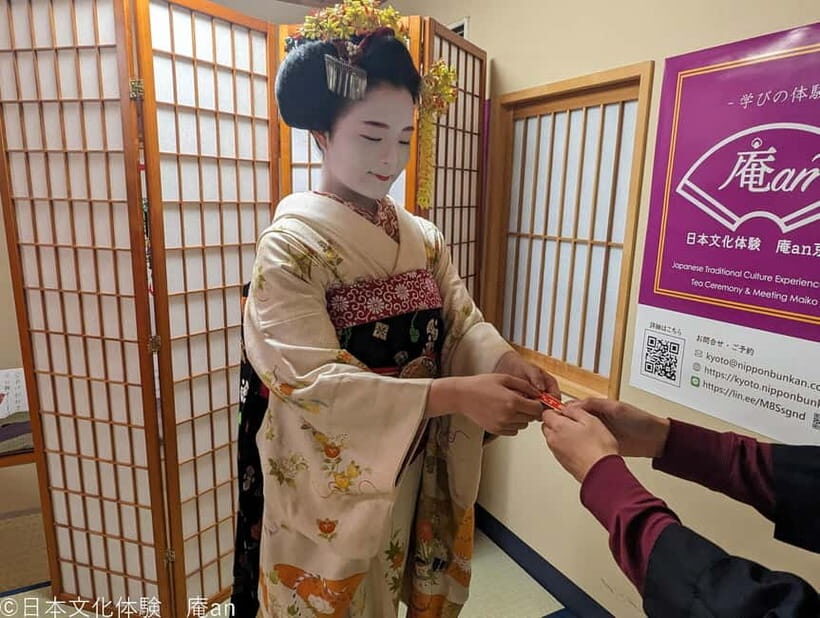 Kyoto: Tea Ceremony with Maiko - The 45-Minute Program: Matcha, Ohigashi, Questions, Photos