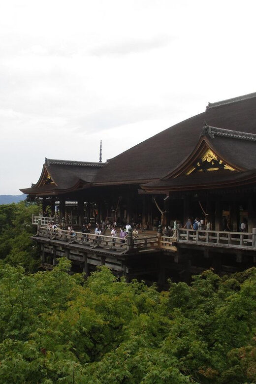 KYOTO: Tempio Kiyomizu Pagode Gion “Geisya” (Guida Italiana) - Ending in Pontocho: you get a place to keep going