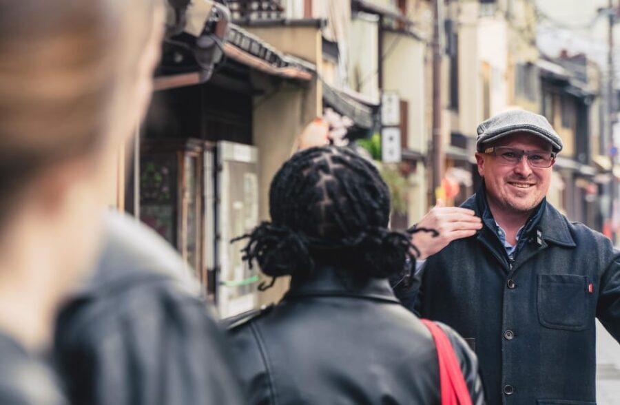 Kyoto: The Geisha Districts of Kyoto Walking Tour - What This Tour Does Differently in Gion